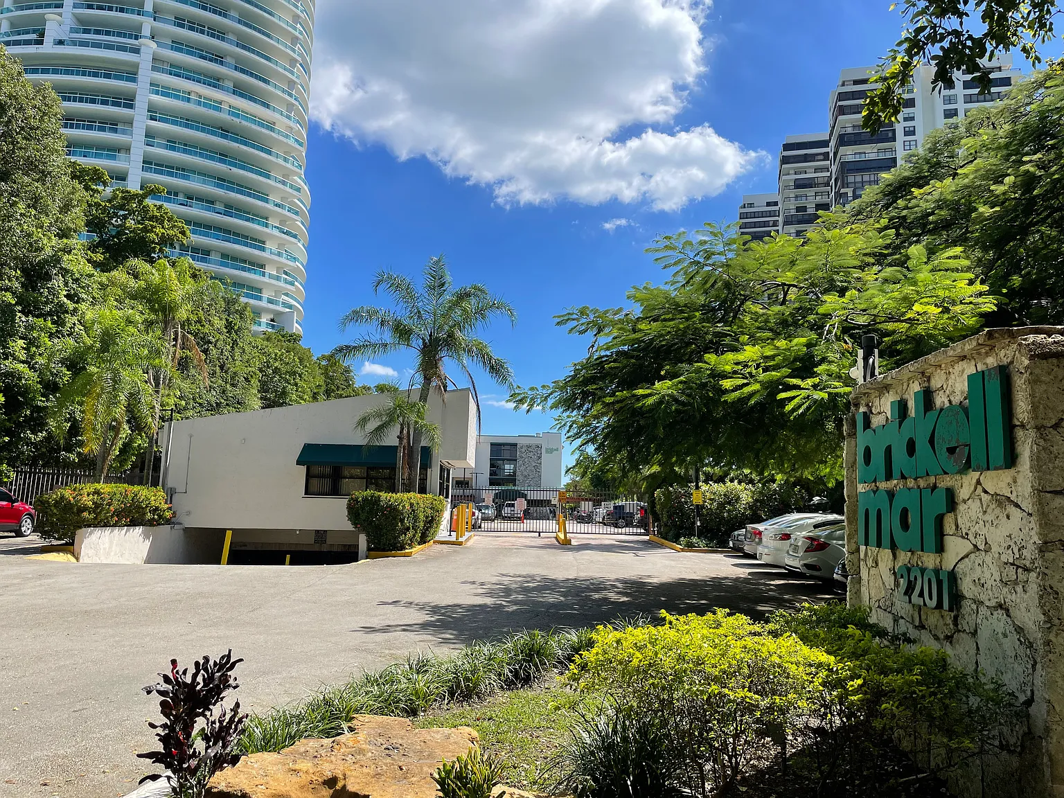 2201 Brickell Ave — Photo 2