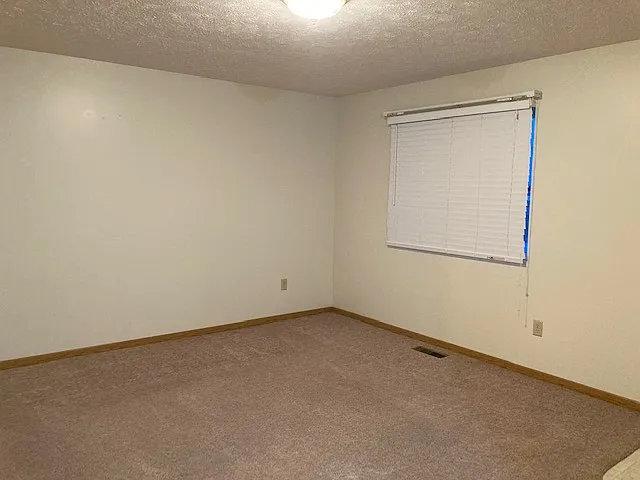 1803 E Capital Ave — Photo 2