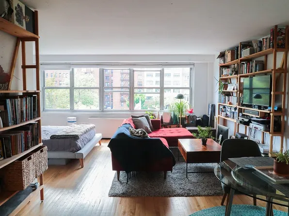 135 Ocean Pkwy APT 4G, Brooklyn, NY 11218