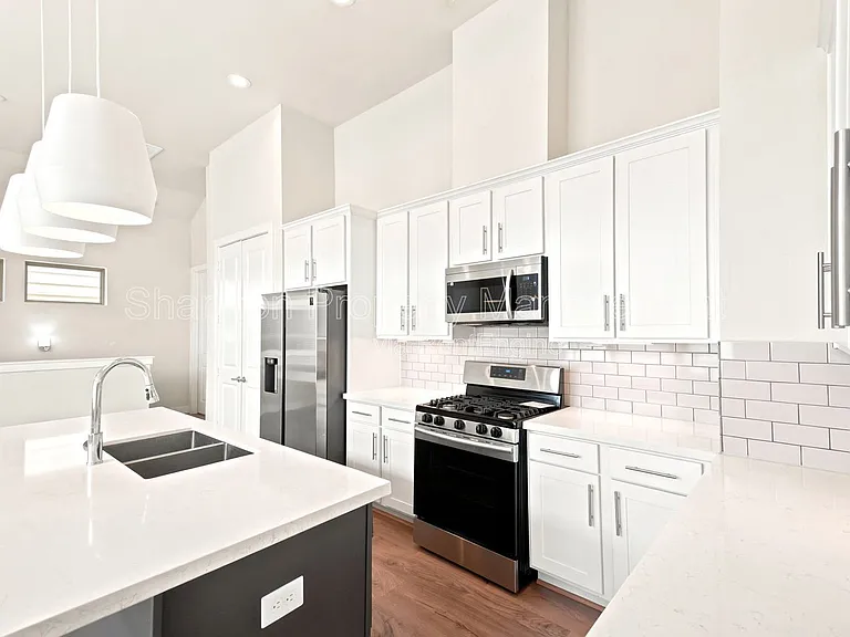 2974 Alice St — Photo 14