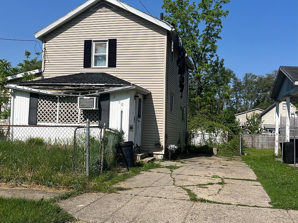 2nd image of 2050 Ferris Ave