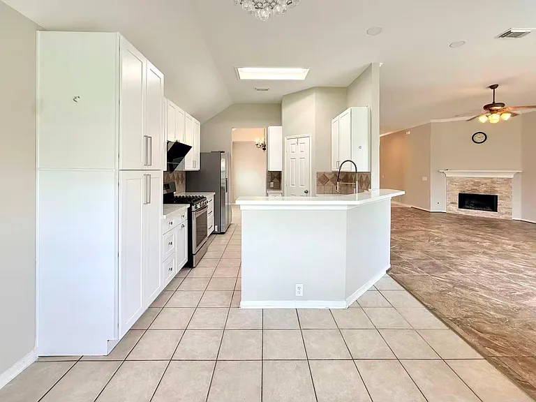 9006 Sundown Dr — Photo 17