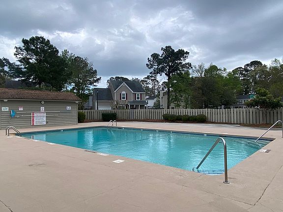2nd image of 249 Saint James Ct