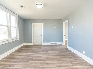 2346 Carpenter St, Hamtramck, MI 48212