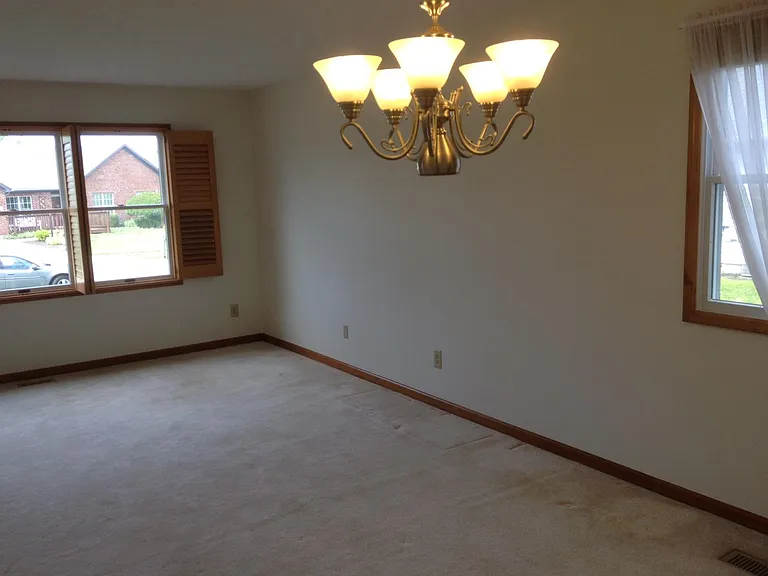 604 Breckenridge Way — Photo 4