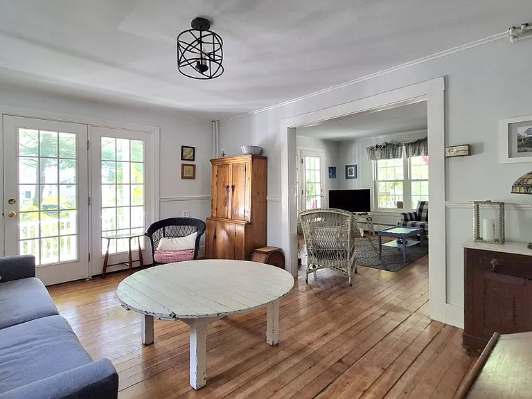 45 Stearns Rd — Photo 6