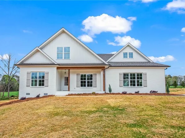 148 Beauchamp Oaks Ct, Advance, NC 27006