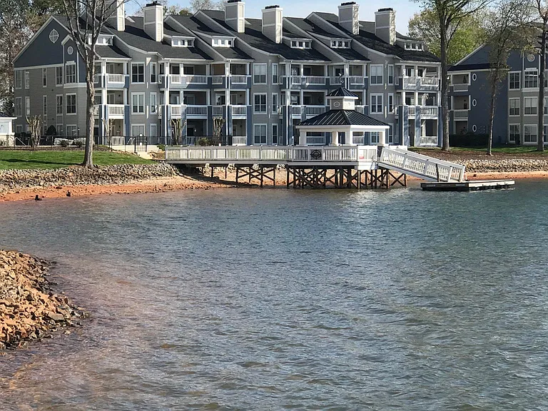 Enjoy living on the Lake