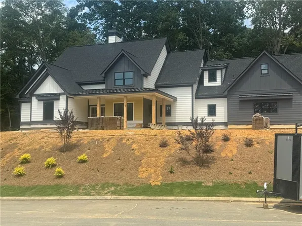 114 Cliffs Dr, Dalton, GA 30721