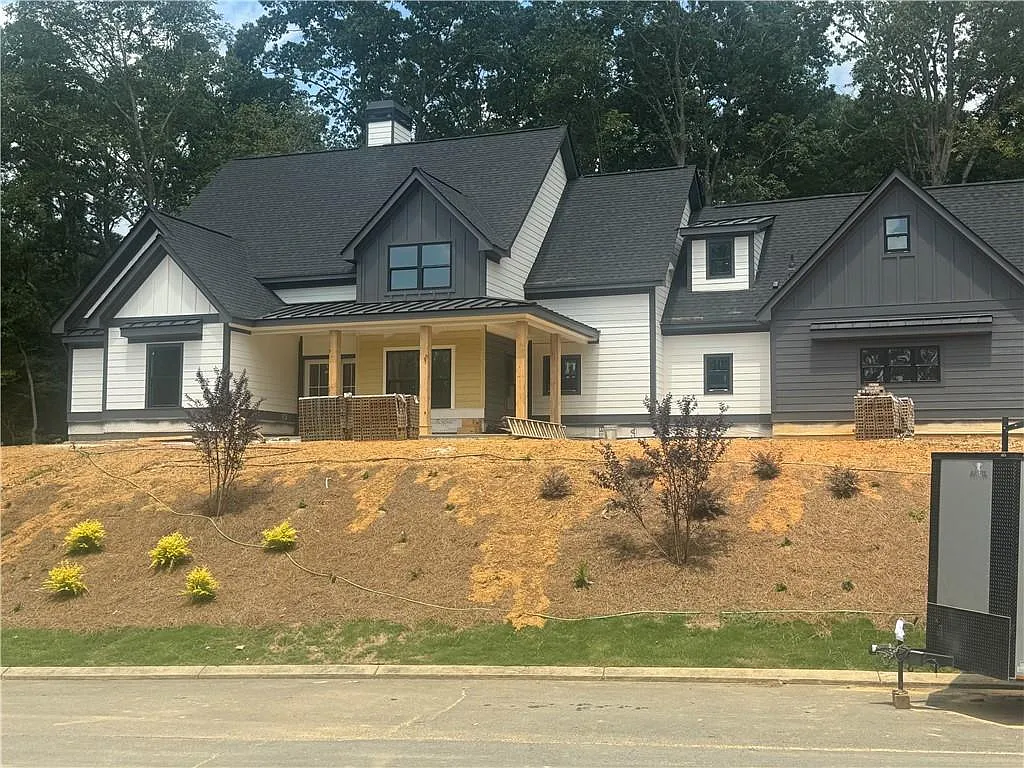 114 Cliffs Dr photo 1