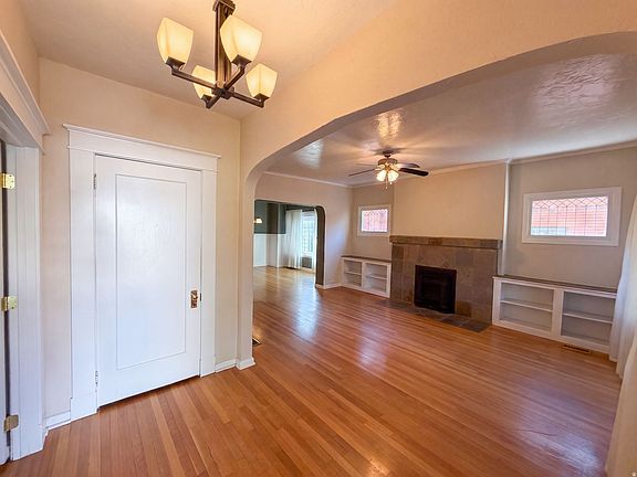 3rd image of 384 E St