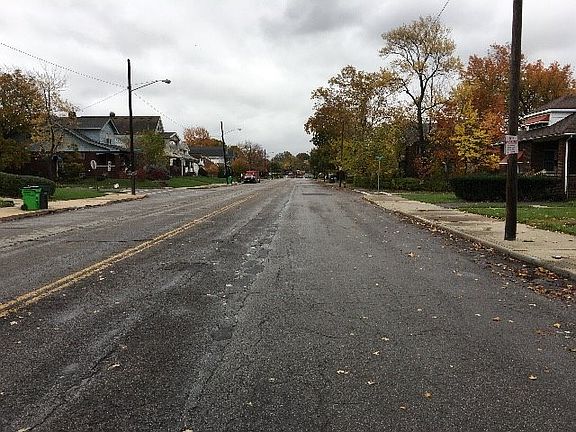 Exterior Neighborhood (street photo)