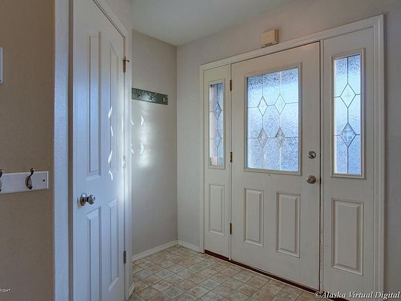 3rd image of 2300 N Manhattan Way