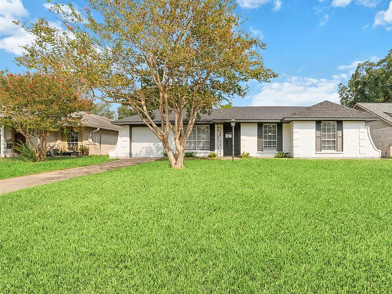 7706 Deadwood Dr — Photo 1