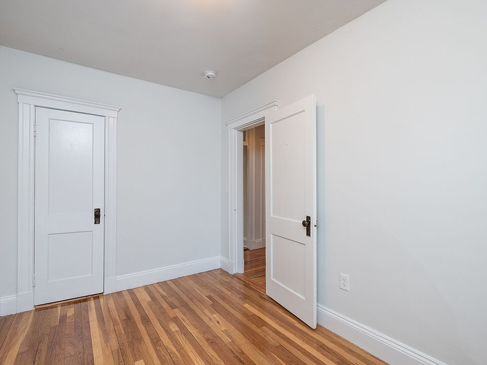1st image of 288-290 Chestnut Hill Ave #18