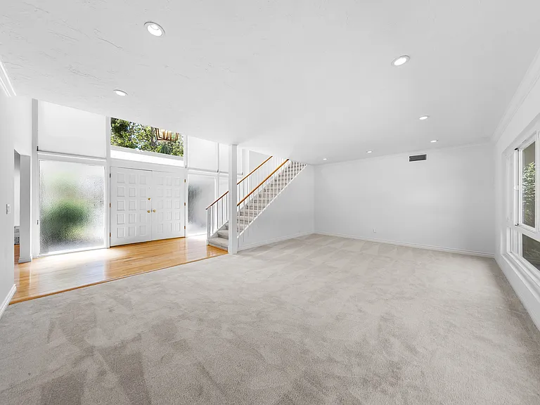 1518 S Brentford Ave — Photo 5