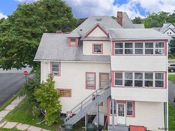 3rd image of 52 Grand Ave