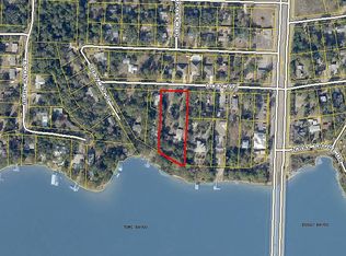 985 N Bayshore Dr, Valparaiso, FL 32580
