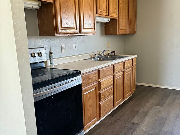 2nd image of 77 Hanson Ln