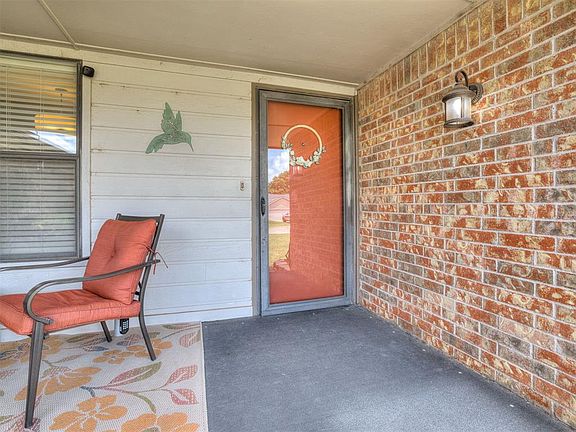 5th image of 8208 NW 118th St