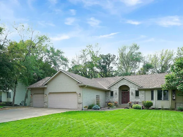 983 Flora Sq, Prescott, WI 54021