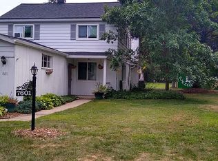 7601 Honeysuckle Rd, West Bloomfield, MI 48324