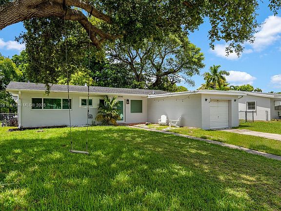 2nd image of 20540 Leeward Ln