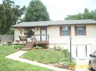 1420 Ozark Dr, Neosho, MO 64850