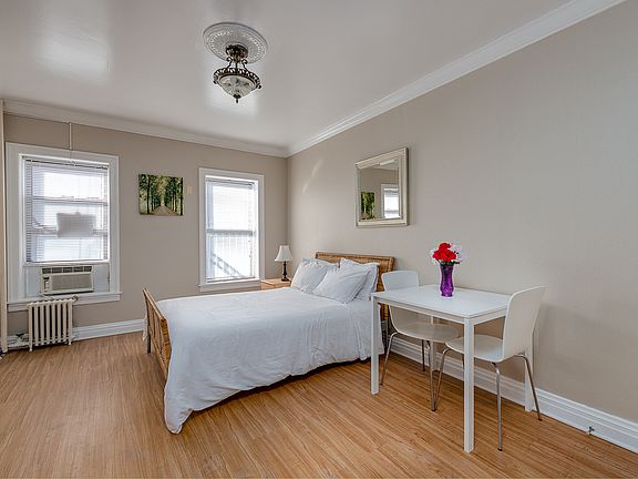 4th image of 347 E 60th St #3C
