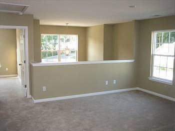 3rd image of 2524 Stadium Dr