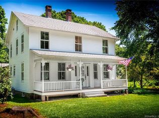 97 Lyme St, Old Lyme, CT 06371