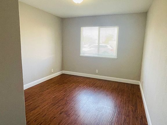 4th image of 4404 Pinell St #0