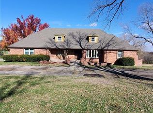 5423 Phelps Rd, Kansas City, MO 64136