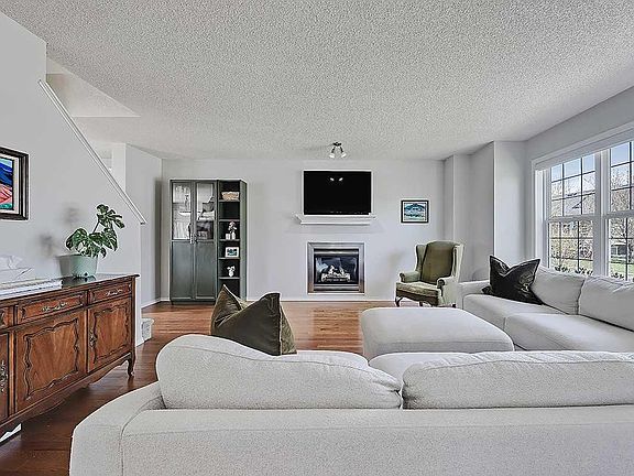 4th image of 558 E Evermeadow Rd SW