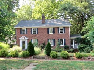 933 Henley Pl, Charlotte, NC 28207