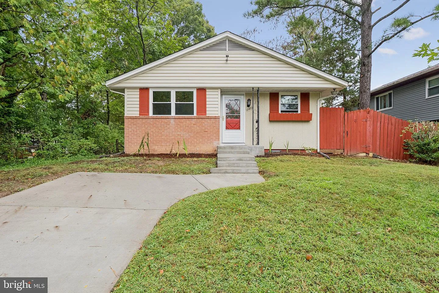 12802 Valleywood Dr photo 1