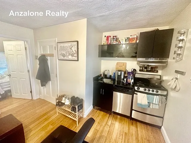 20 Bartlett Pl #1 — Photo 6