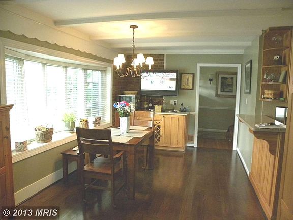 3rd image of 610 Warfield Dr