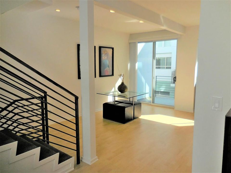 1st image of 4151 Redwood Ave APT 202