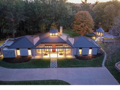 50 Randelay Dr, Saint Louis, MO, 63124