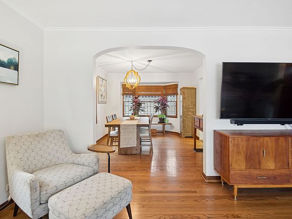5th image of 6644 N Ottawa Ave