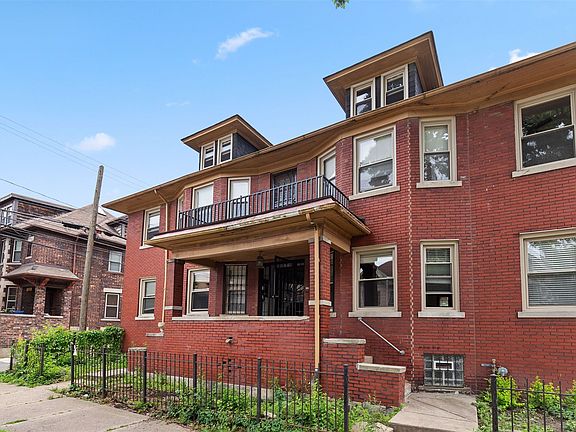 2nd image of 1533 W Hancock St #1E
