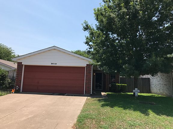 2nd image of 2619 Whitehurst Dr