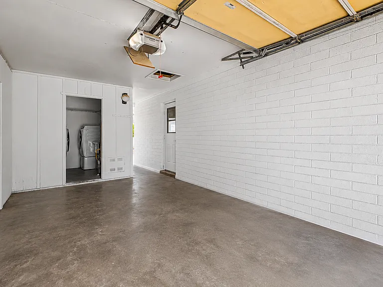 2526 W Orchid Ln — Photo 21