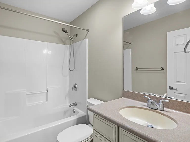 58 Burlington Ln — Photo 8