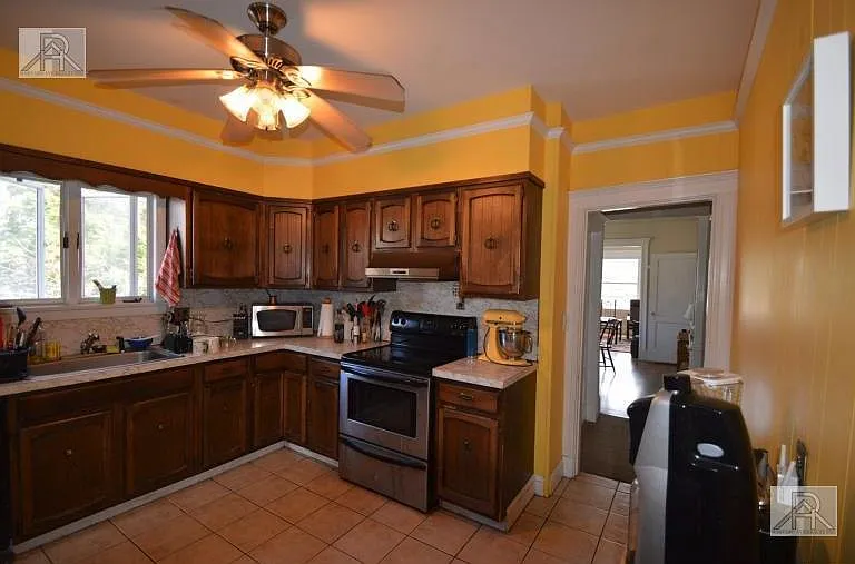 215-217 Boston Ave #2 — Photo 2