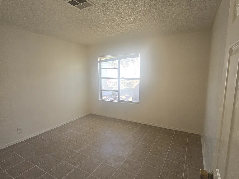 4049 W Camino Del Rio — Photo 9