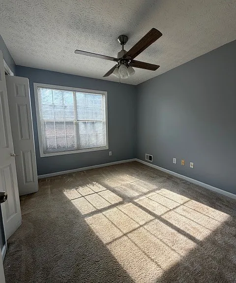 190 Oakwood Cir — Photo 5