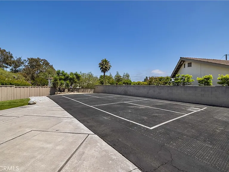 2336 La Linda Pl — Photo 13
