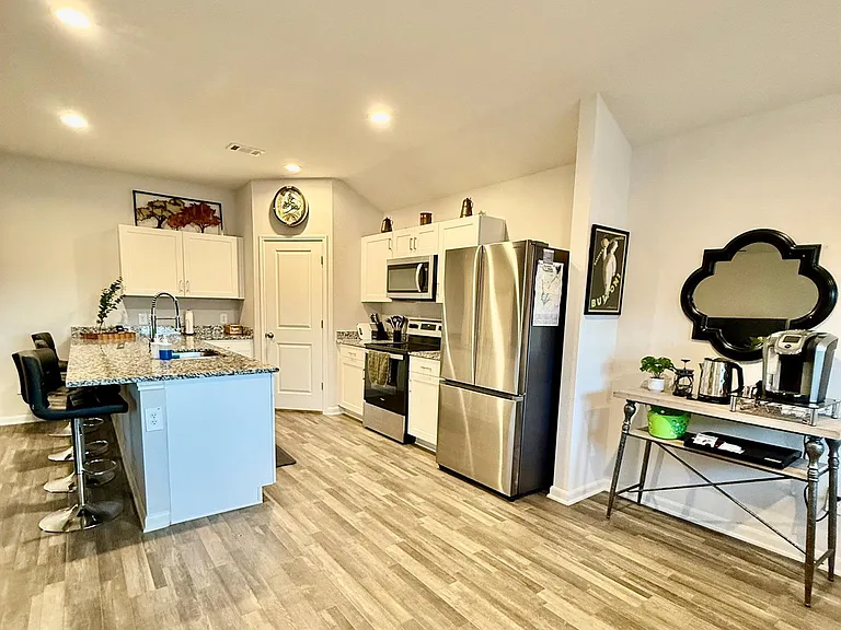 302 Del Monte Dr — Photo 17
